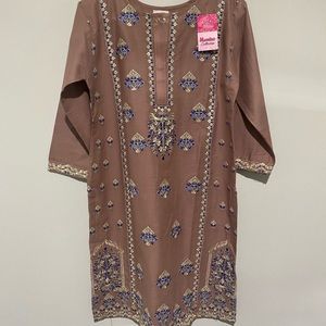 Brand new with tag Mumtaaz kurti